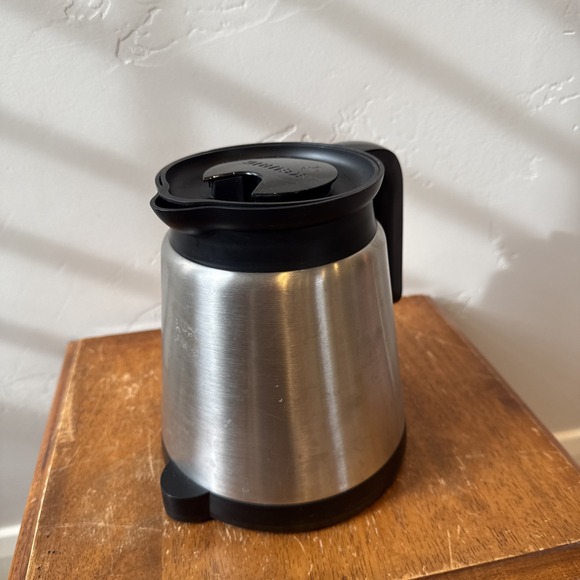 Keurig 32 Ounce Coffee Pot Carafe‎ 2.0 Replacement Stainless Steel Insulated - Picture 2 of 6